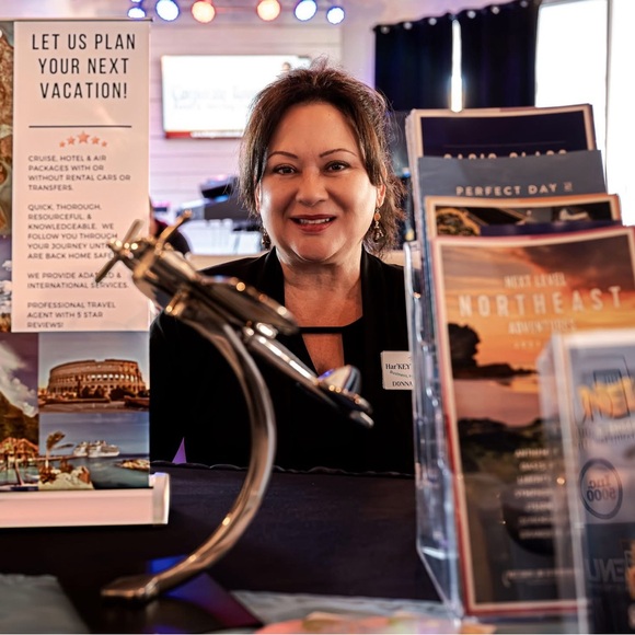 Meet your Posher, Donna - Picture 2 of 2